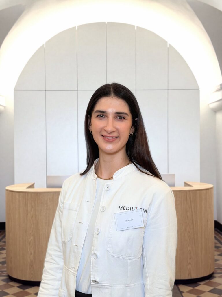 Rebecca – ärztliche Dozentin für ästhetische Medizin bei MEDI‑LOGIN